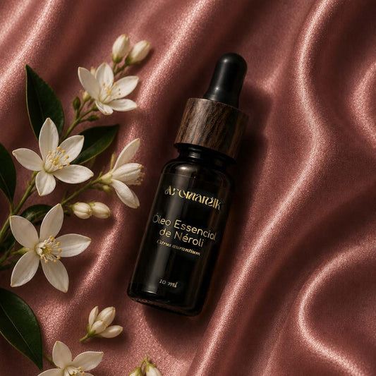 Óleo essencial de Néroli diluído Aromantik 10 ml em frasco de vidro preto transparente